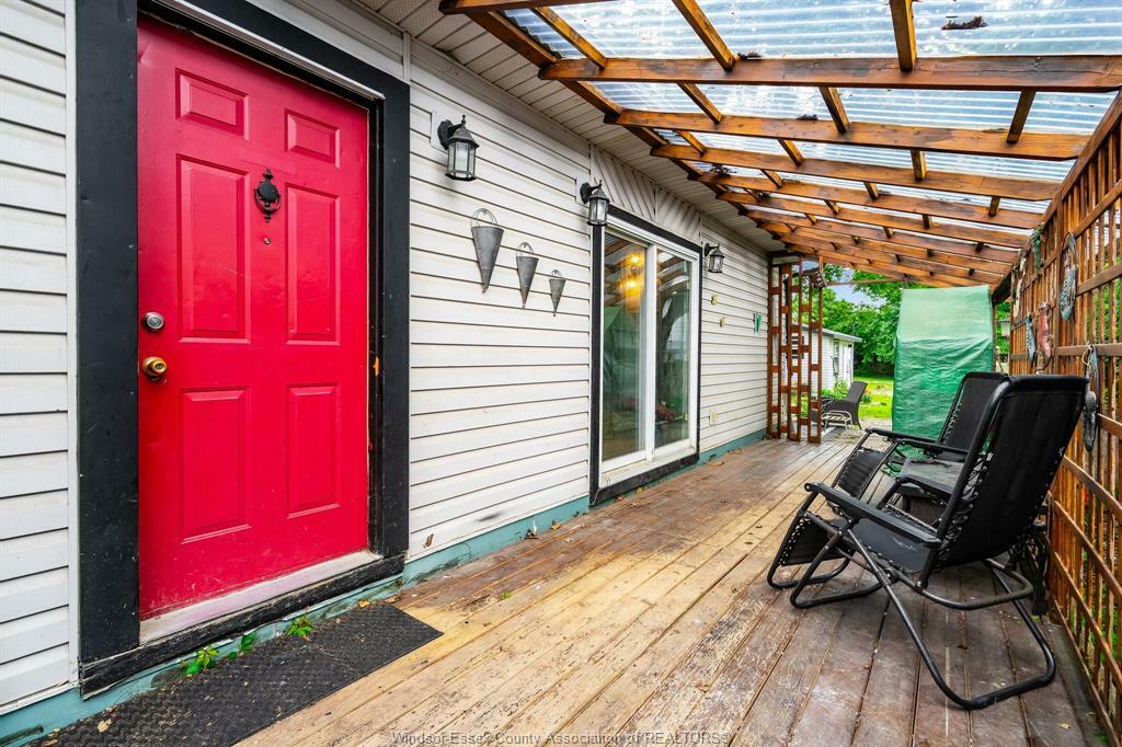 Property Photo: 17 Taylor Avenue ON N7L 2T4