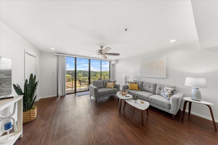 Property Photo:  40 N Interstate Hwy 35 6B3  TX 78701 