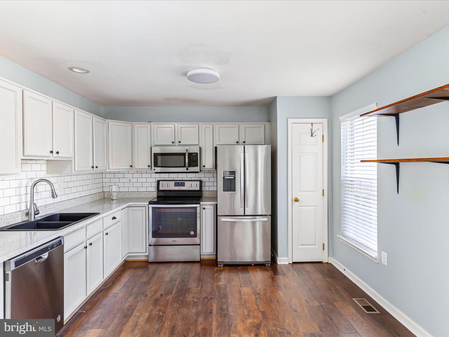 Property Photo: 17365 Avion Square VA 20141