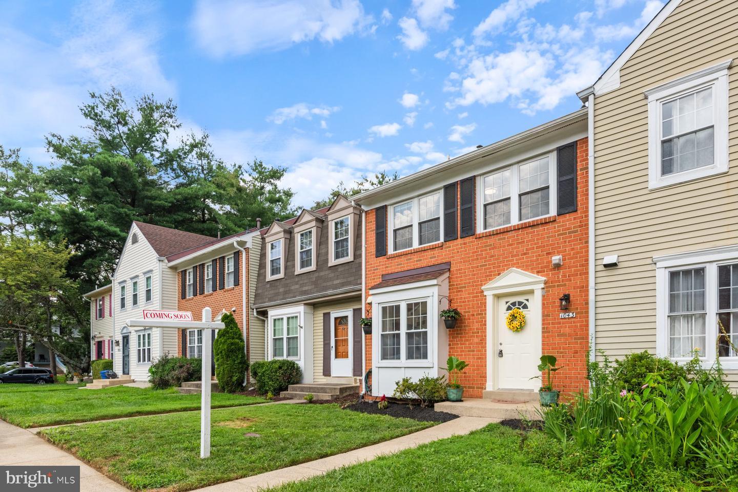 Property Photo: 1043 Copperstone Court MD 20852