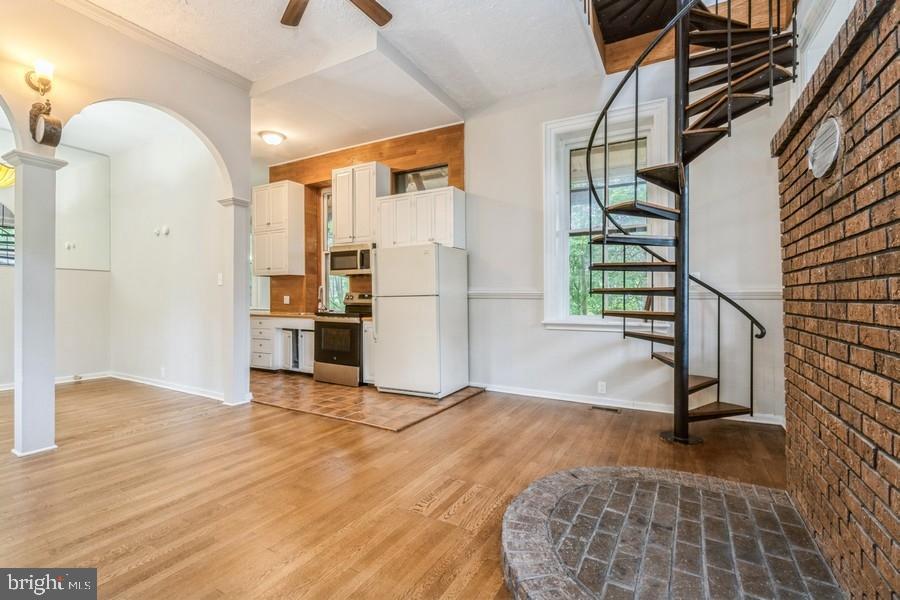 Property Photo:  16 Railroad Place  NJ 08534 