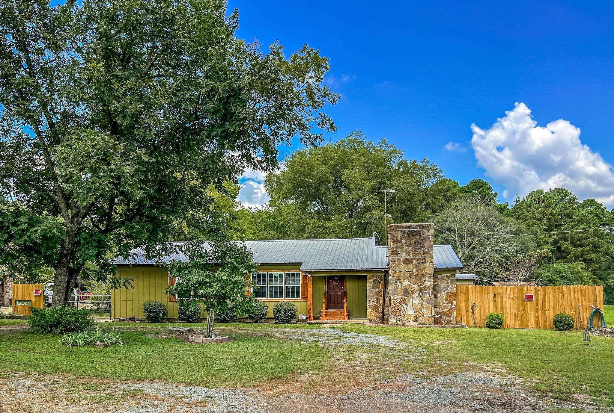 Property Photo: 8227 North Kings Highway TX 75503