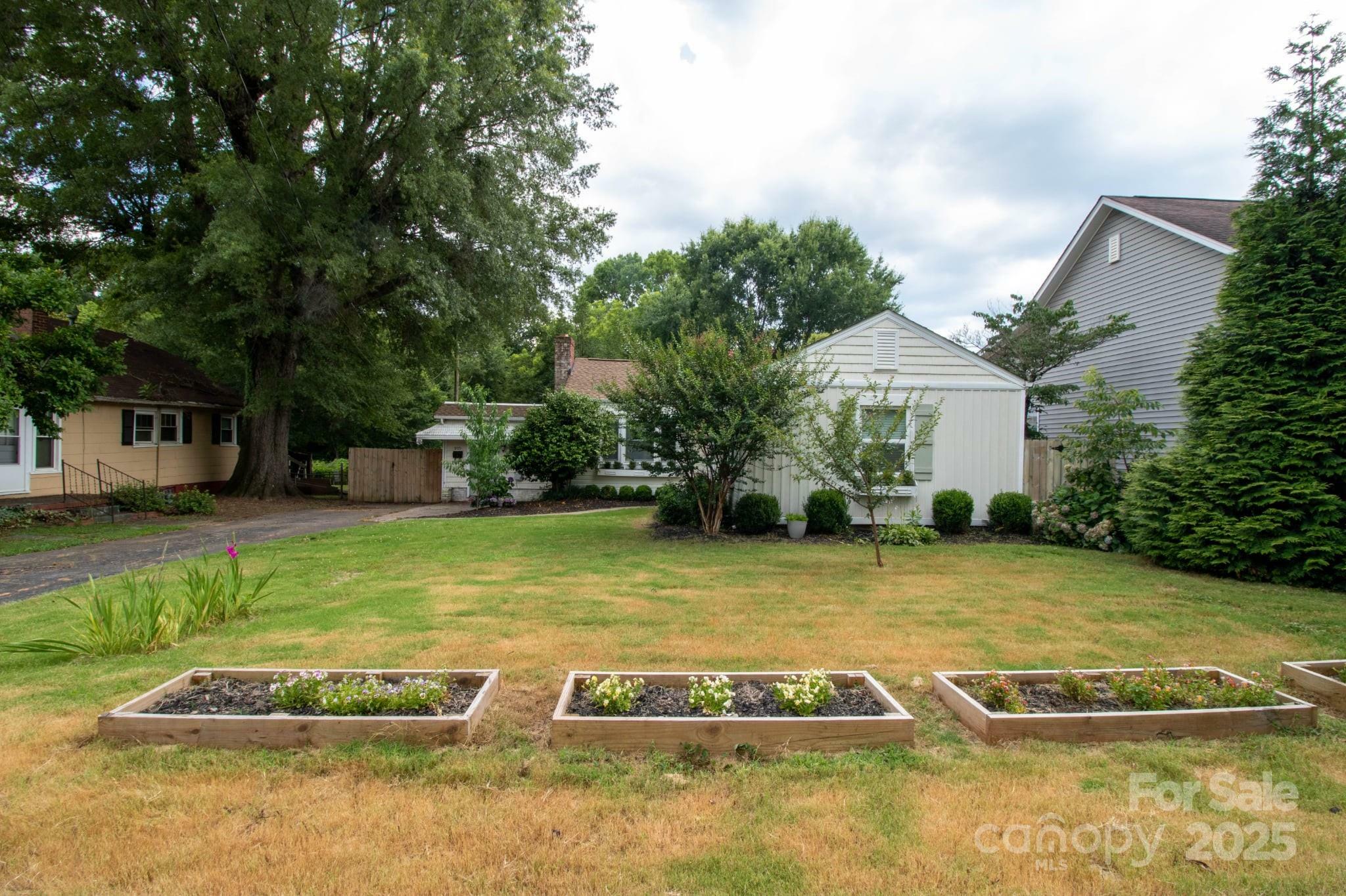 Property Photo: 805 Pine Street NC 28115