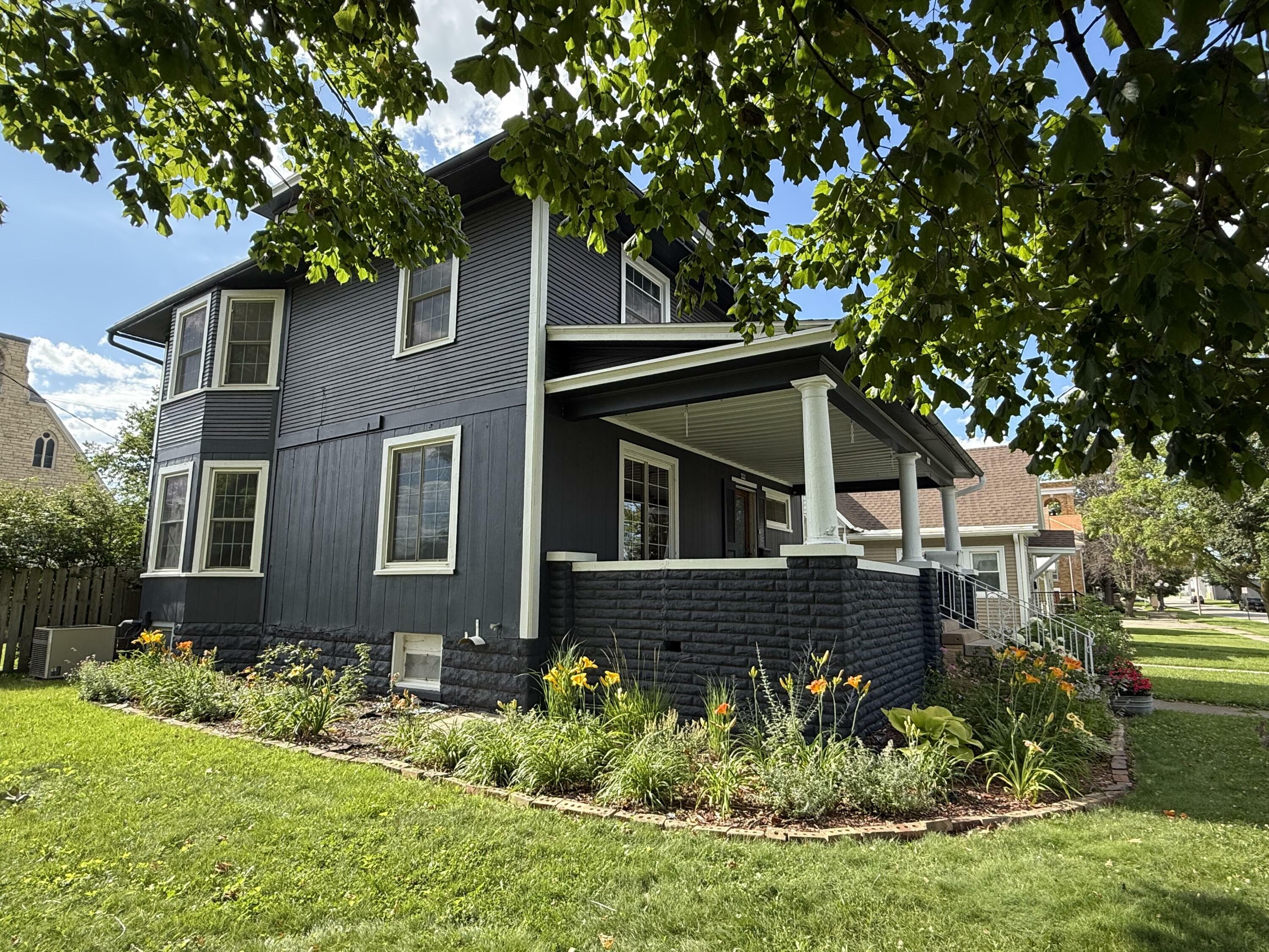 Property Photo:  1301 4th Street  IA 50220 