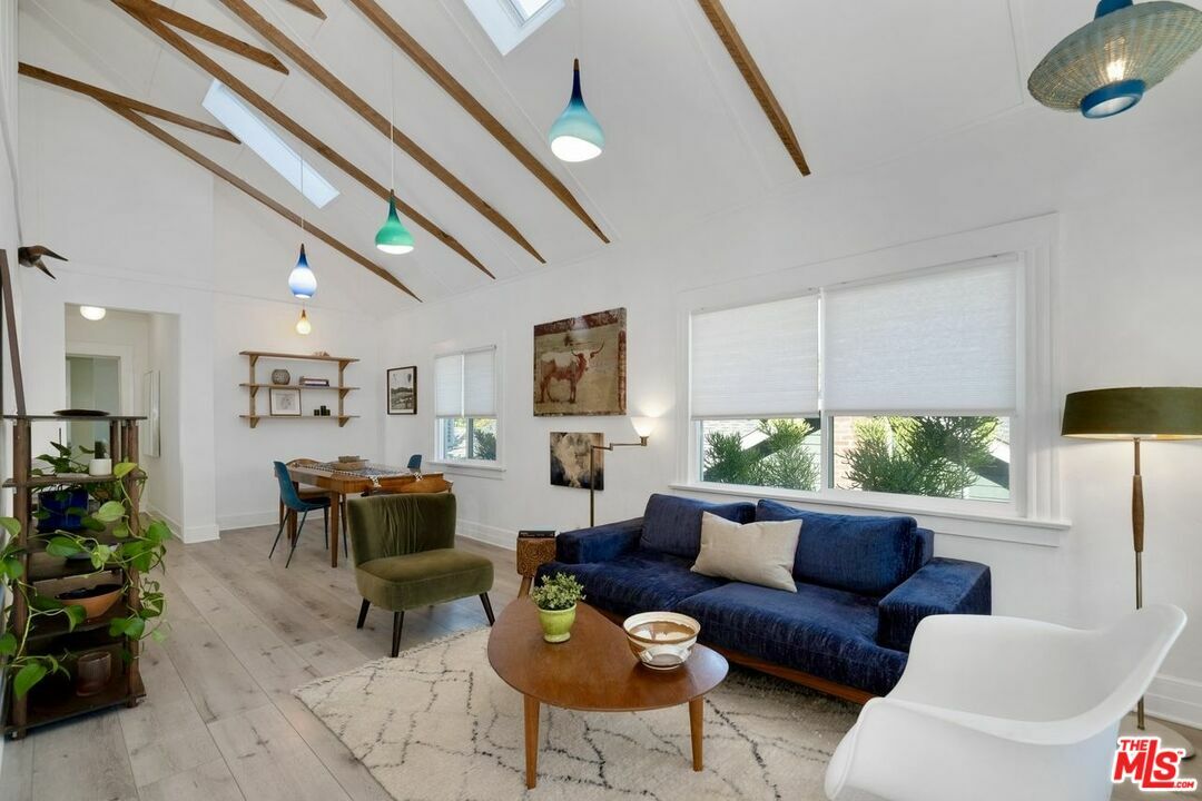 Property Photo:  1631 Champlain Ter  CA 90026 