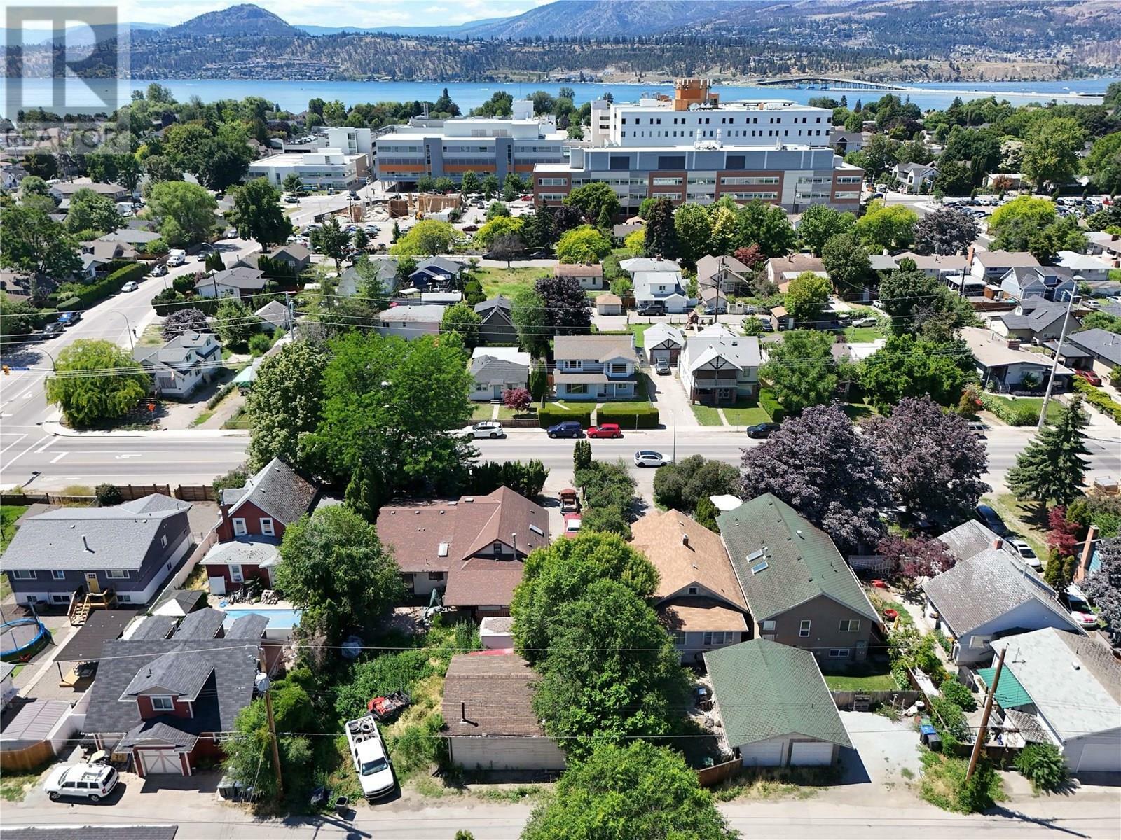 Property Photo:  2265 Richter Street  BC V1Y 2N9 