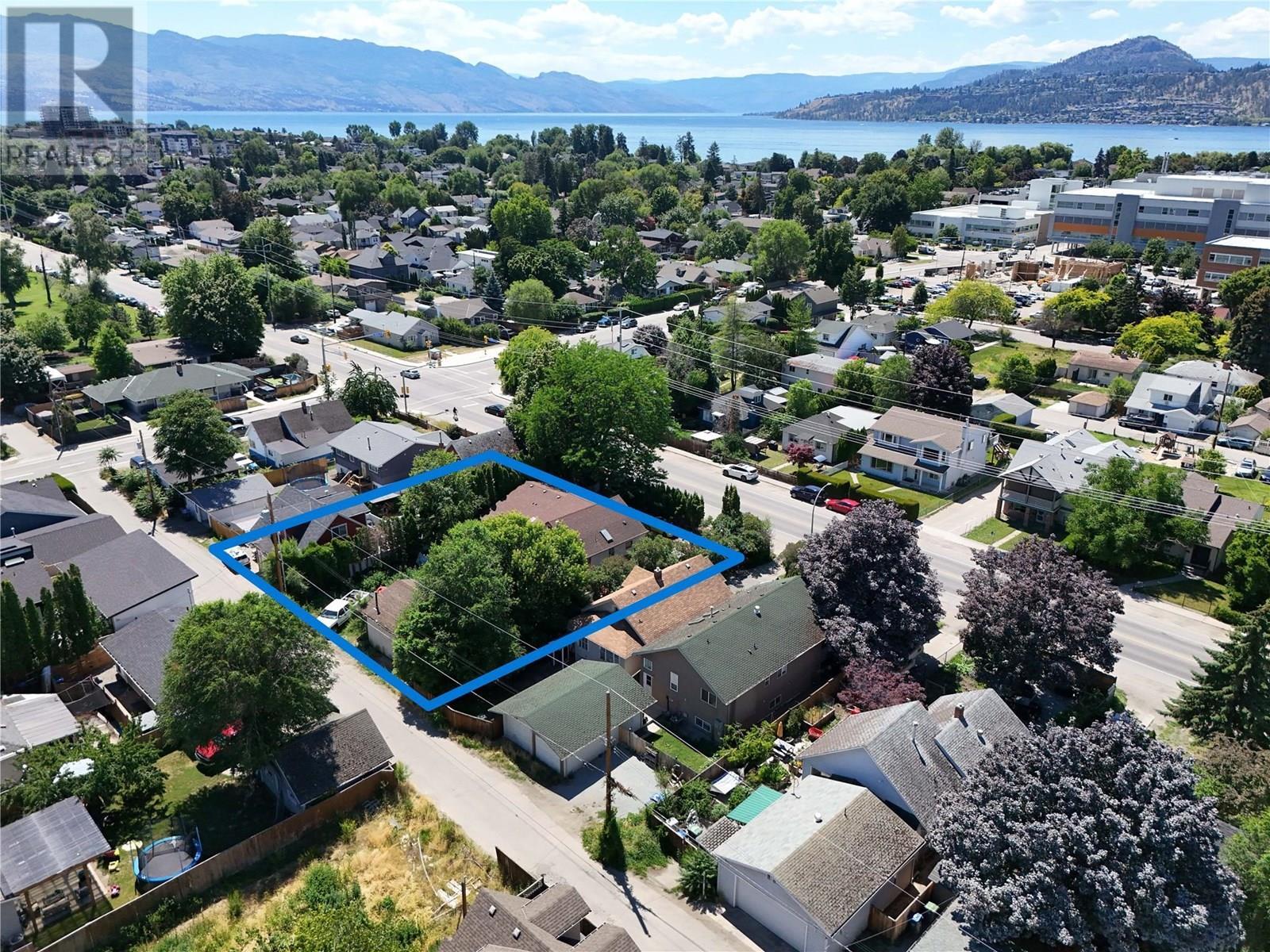 Property Photo: 2265 Richter Street BC V1Y 2N9