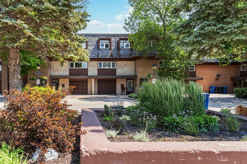 Property Photo: 341 Westwood Drive MB R3K 1G4