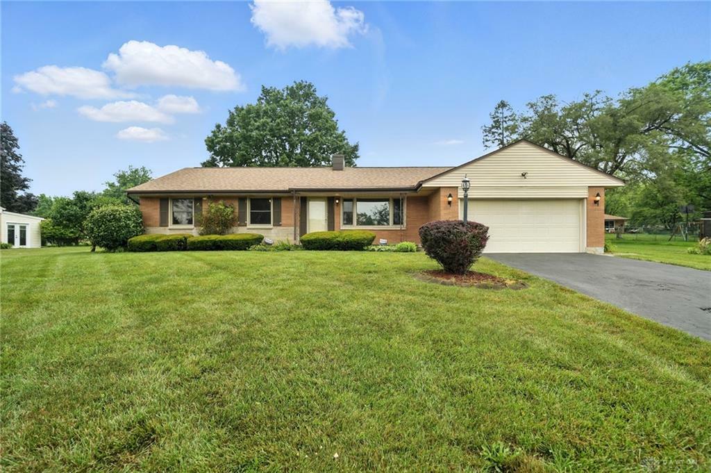 Property Photo: 7521 Mintwood Avenue OH 45415