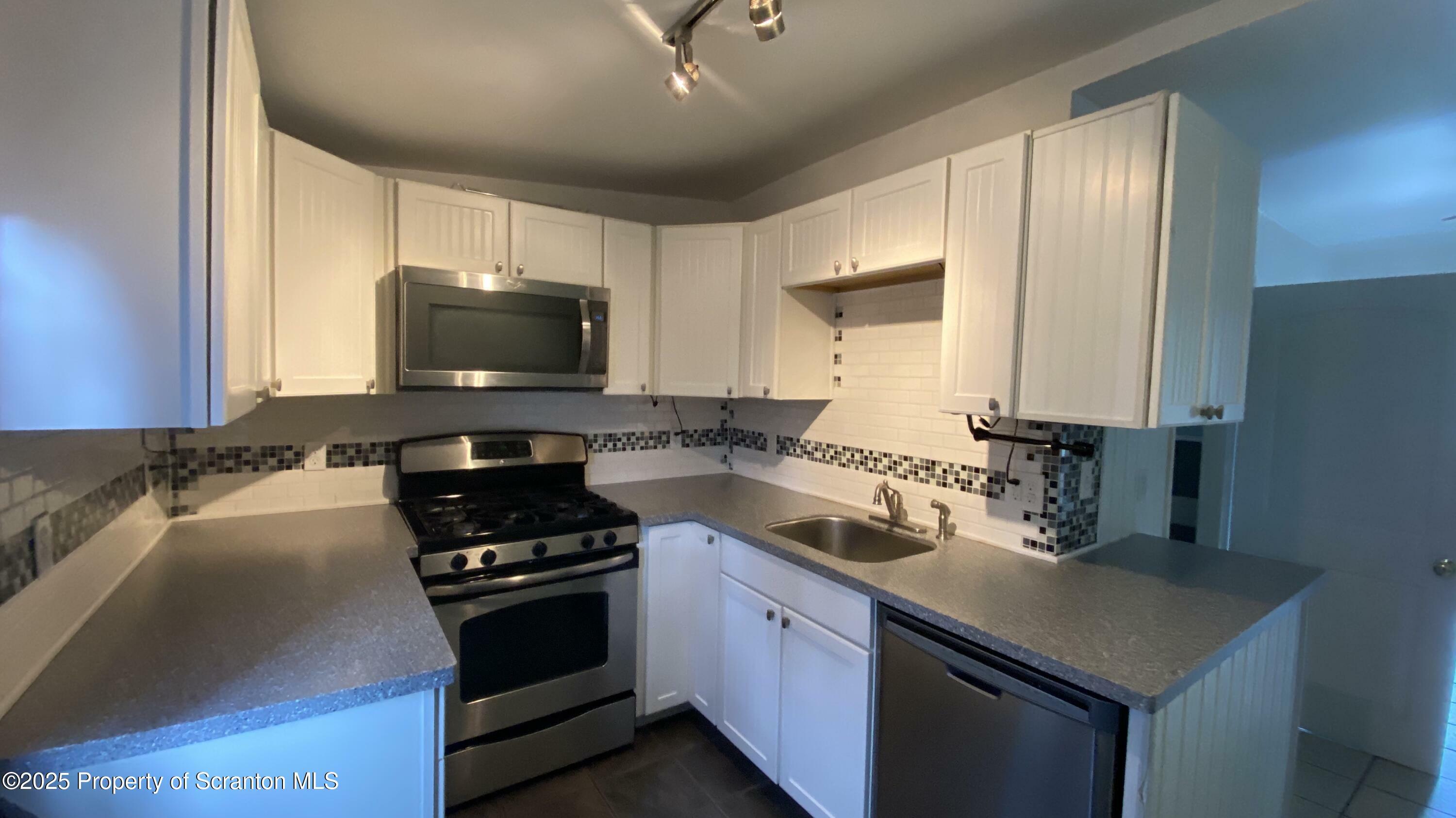 Property Photo:  1222 Prospect Avenue  PA 18505 