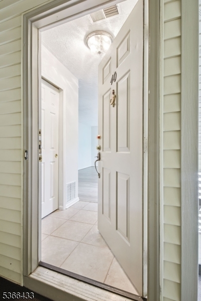 Property Photo:  40 Commonwealth Dr 40  NJ 07920 