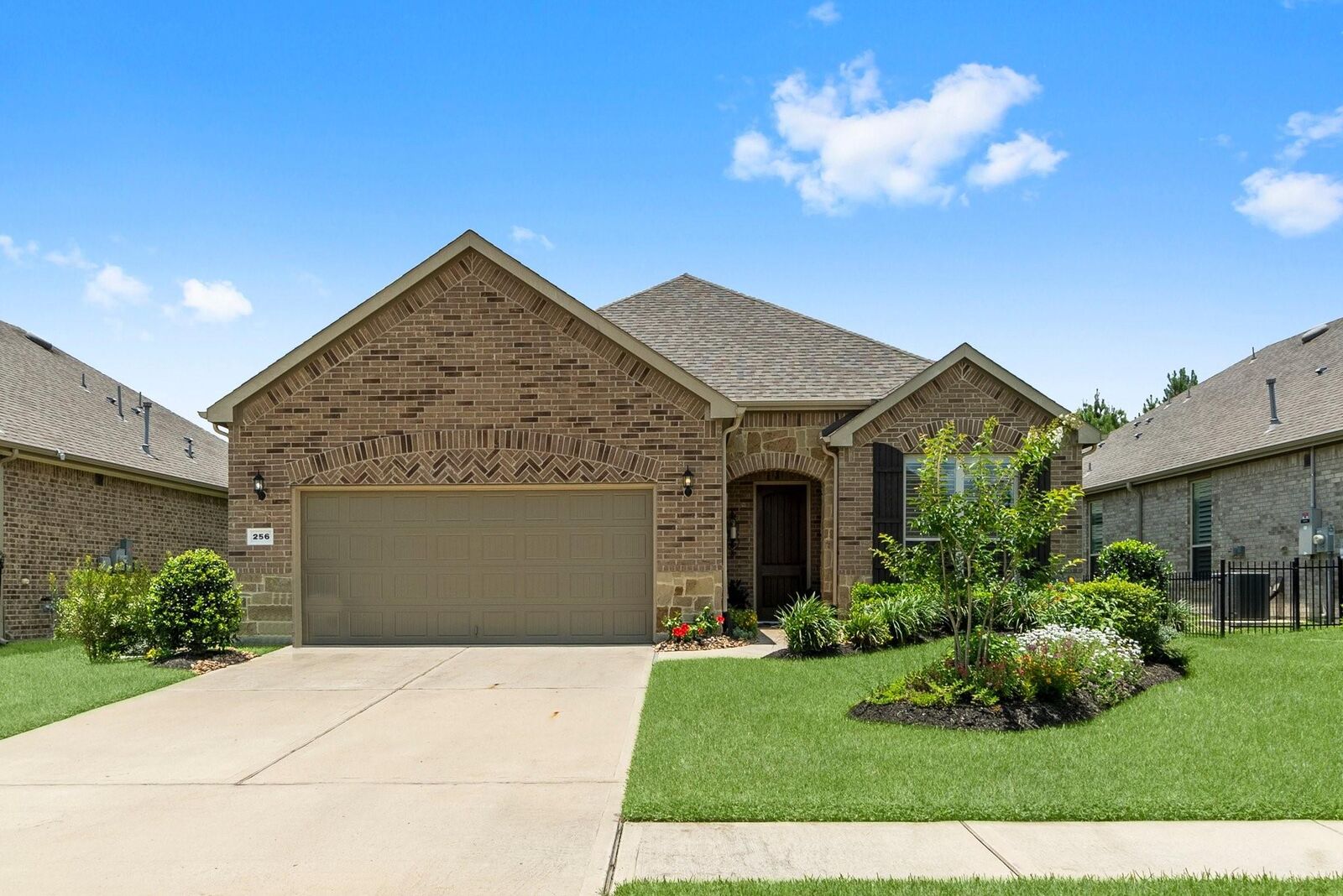 Property Photo:  256 Spotted Saddle Court  TX 77382 