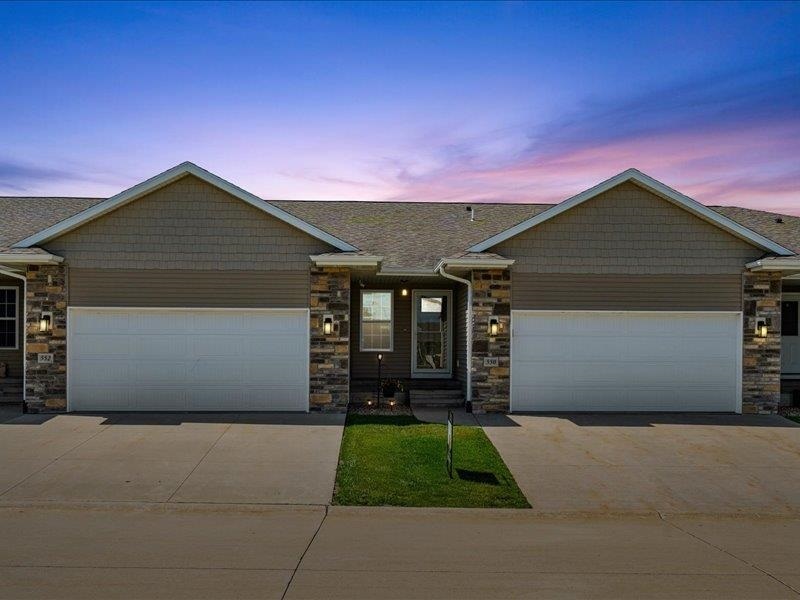 550 Meadow Oak Circle   IA 52228 photo