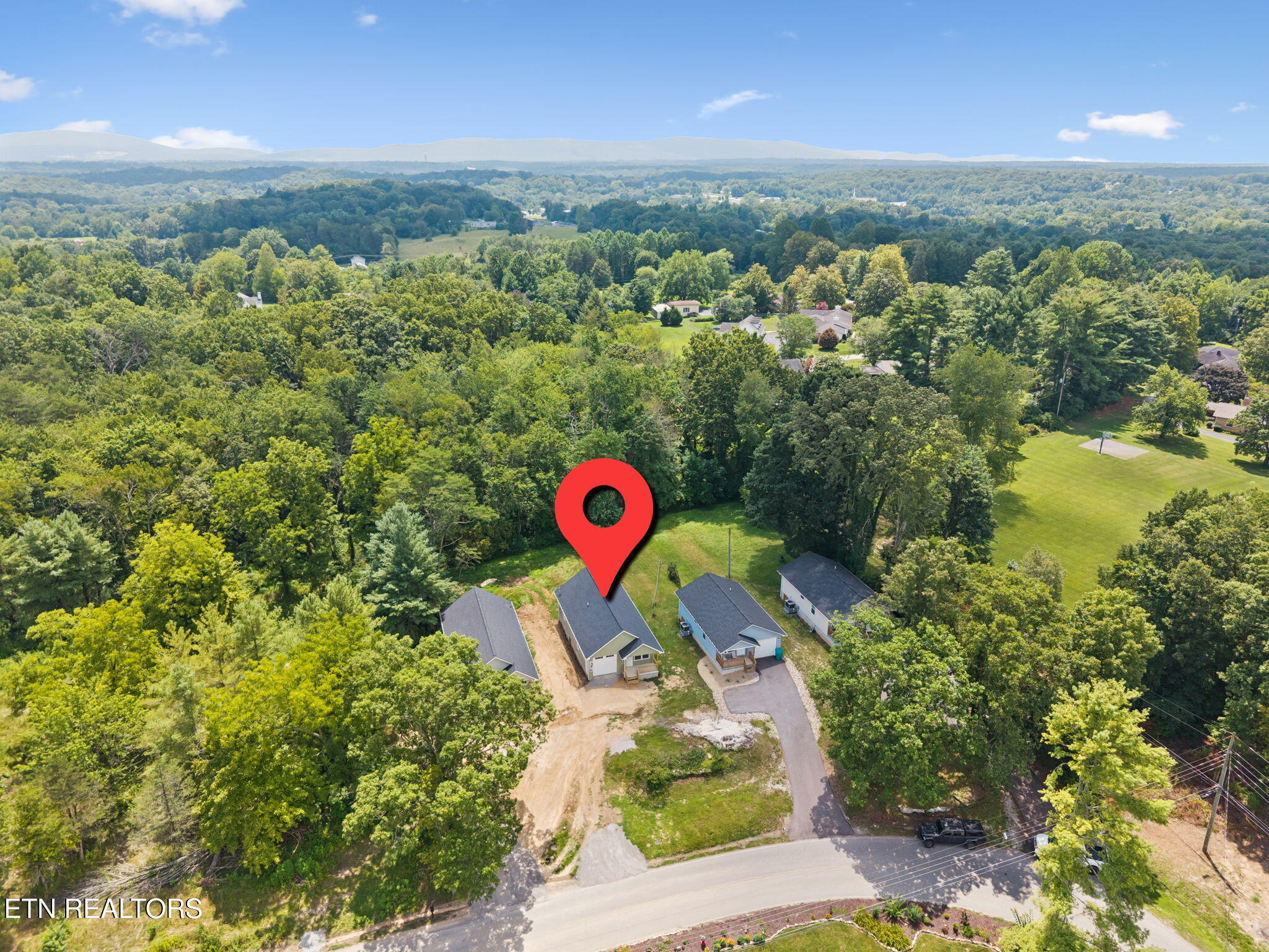 Property Photo: 356 Dayton Ave TN 38555