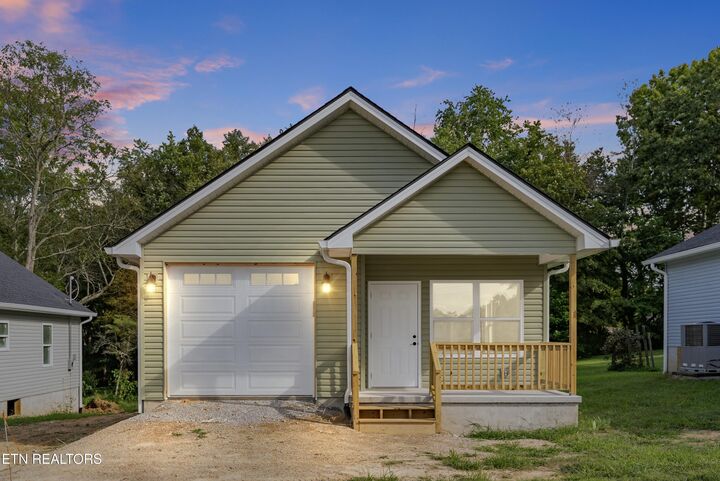 Property Photo: 356 Dayton Ave TN 38555