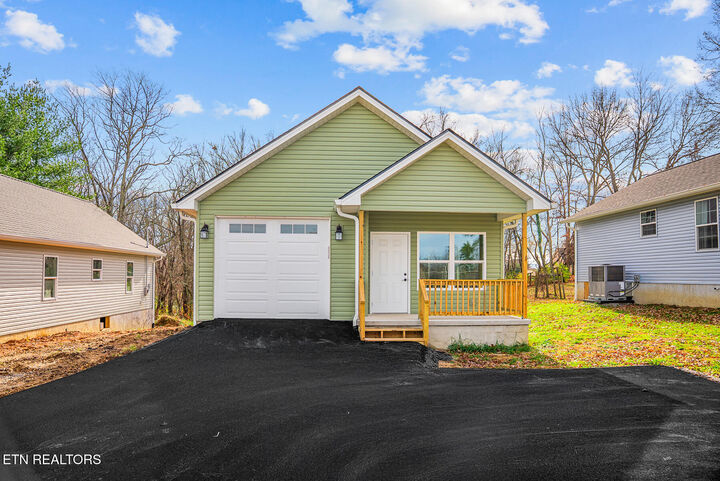 Property Photo:  356 Dayton Ave  TN 38555 