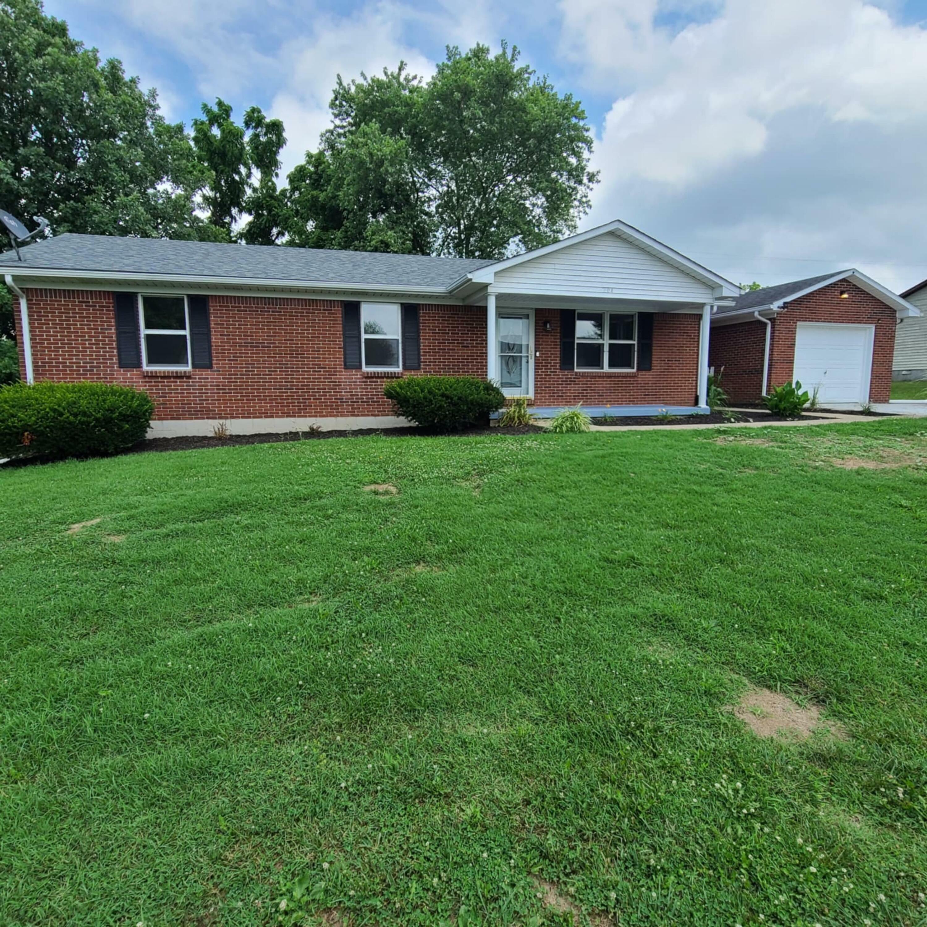 Property Photo:  204 Bluebird Court  KY 40342 