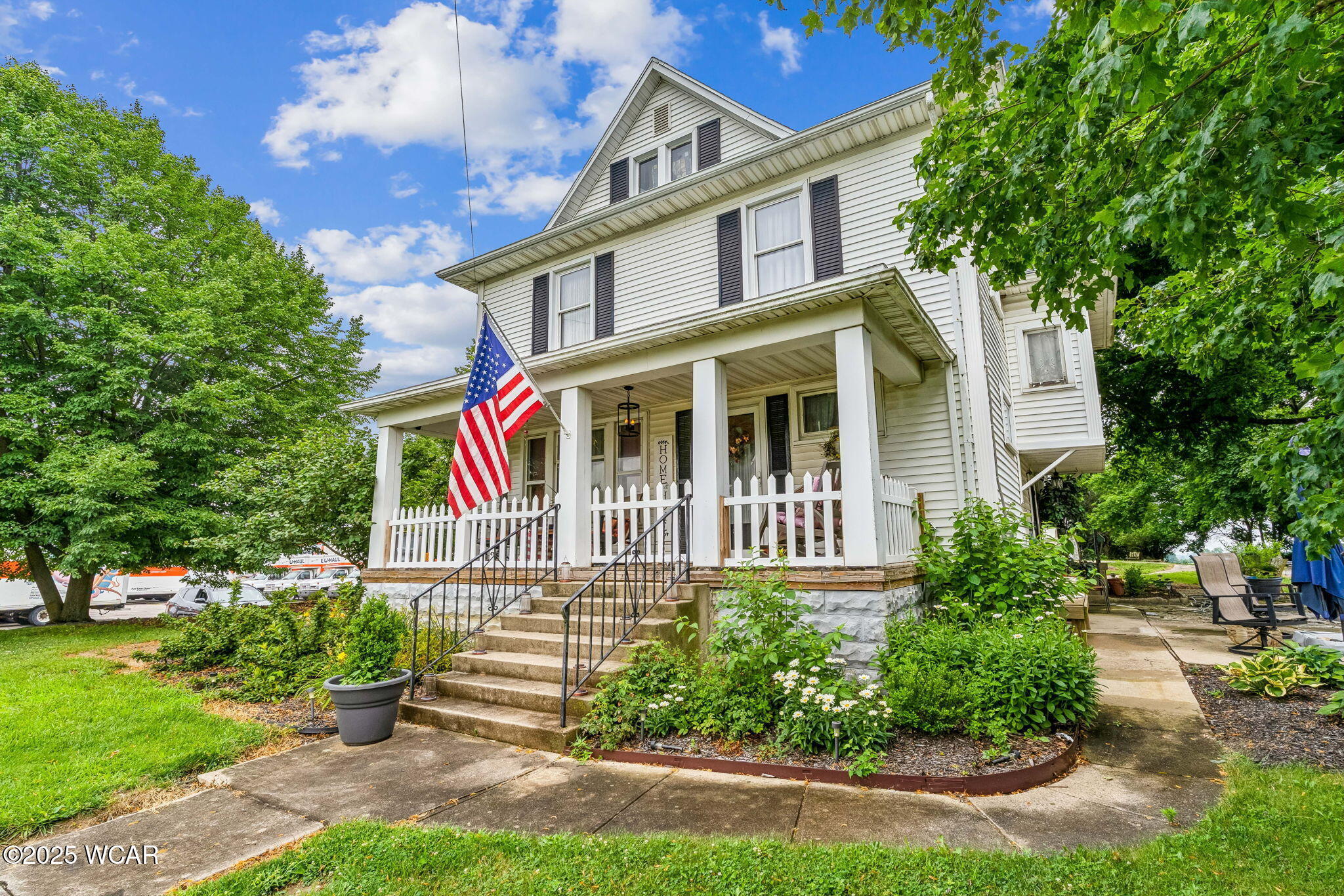 Property Photo:  1105 E Columbus St. Street  OH 43326 