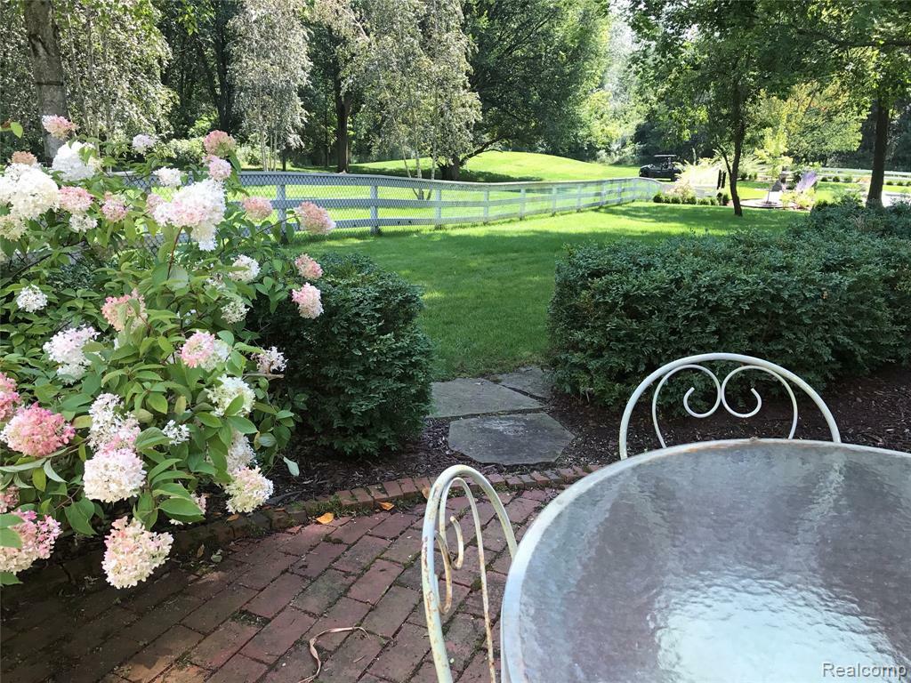 Property Photo:  13855 Peacock Road  MI 48848 9266 