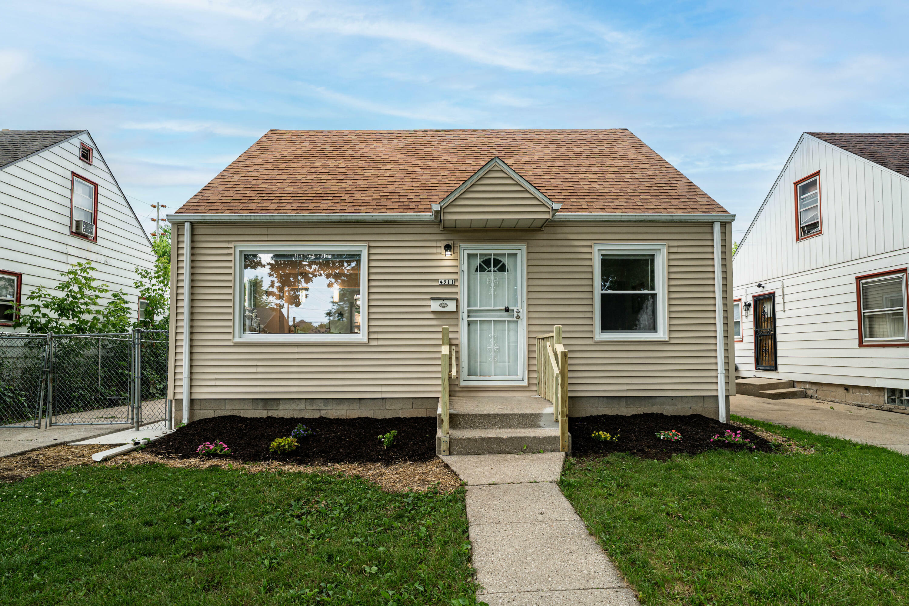 Property Photo: 4511 N 44th St WI 53218