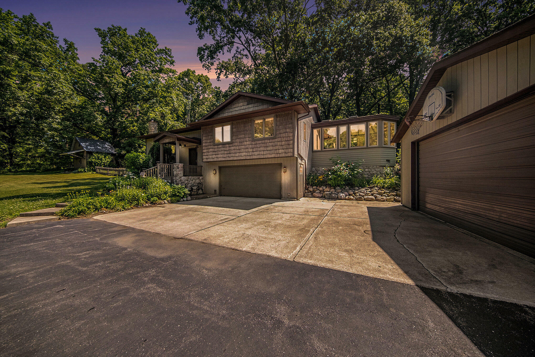 Property Photo:  5600 Cross Road  MI 49237 
