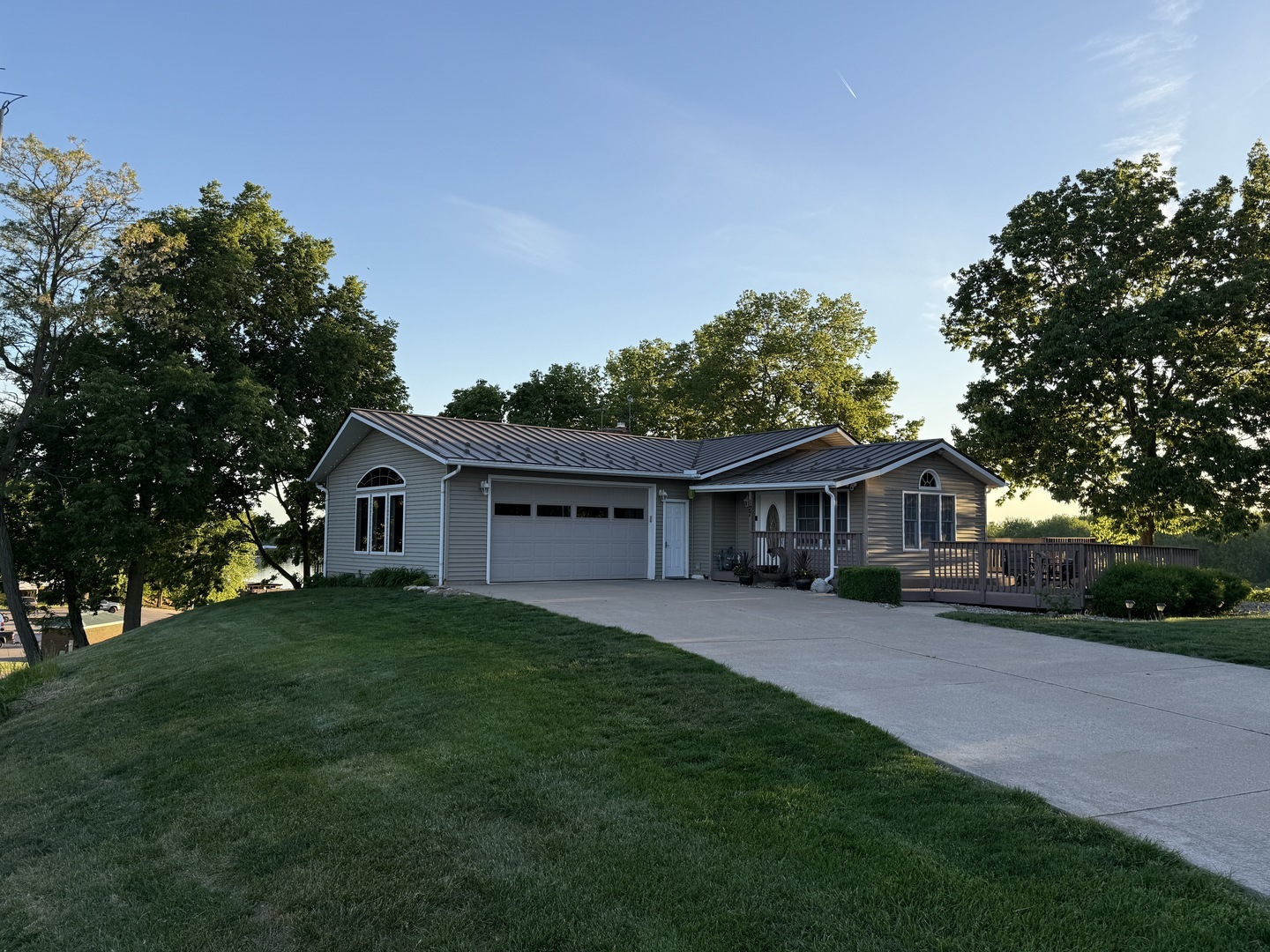 Property Photo:  127 S Front Street  IL 61327 