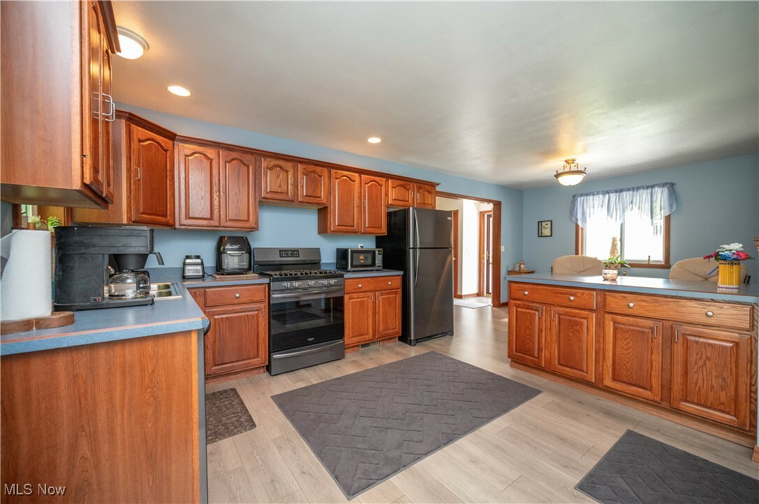 Property Photo: 440 Lyons Avenue OH 44413