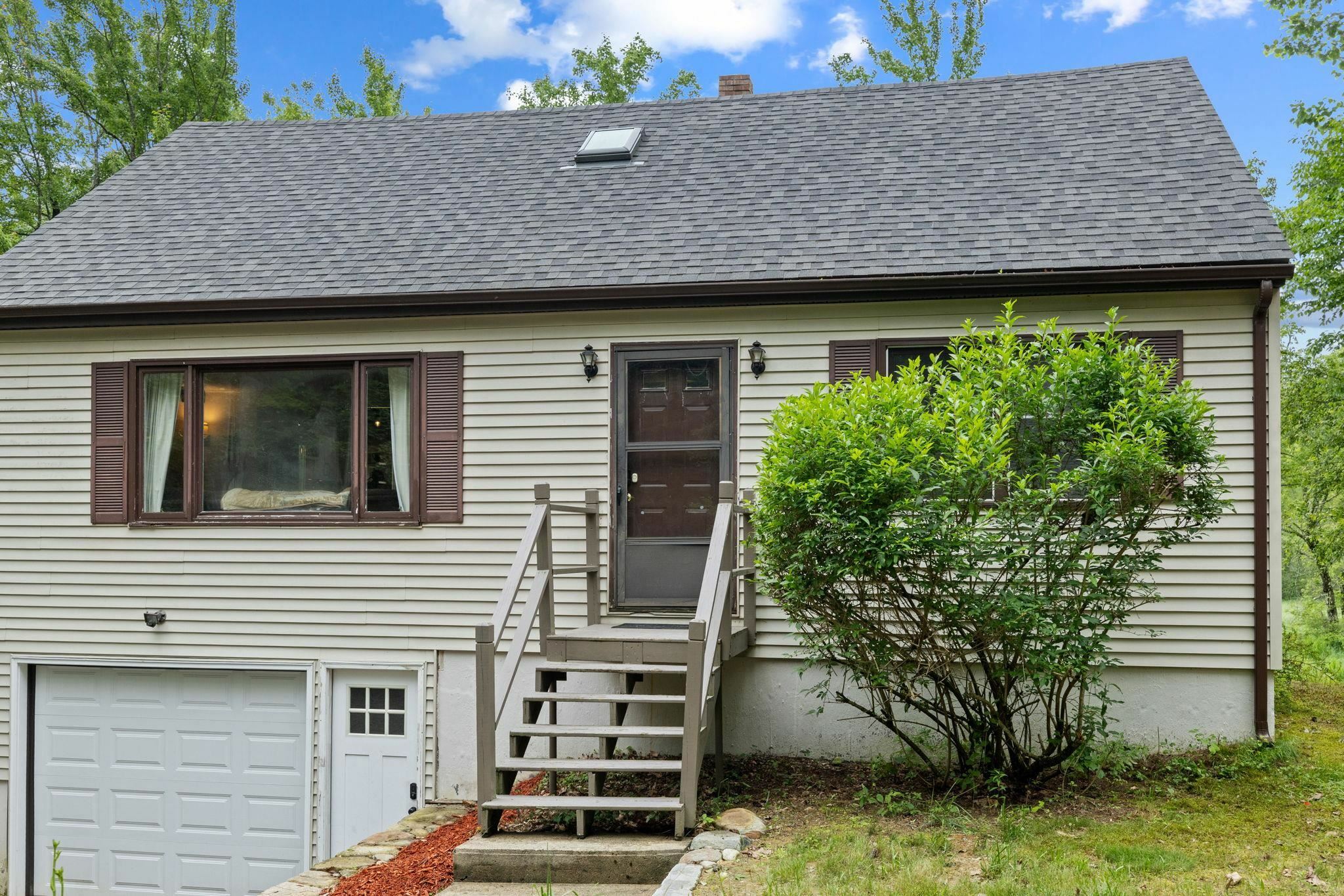 Property Photo:  569 Francestown Road  NH 03070 
