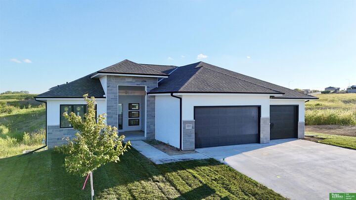 Property Photo: 10023 Prospect Street NE 68046