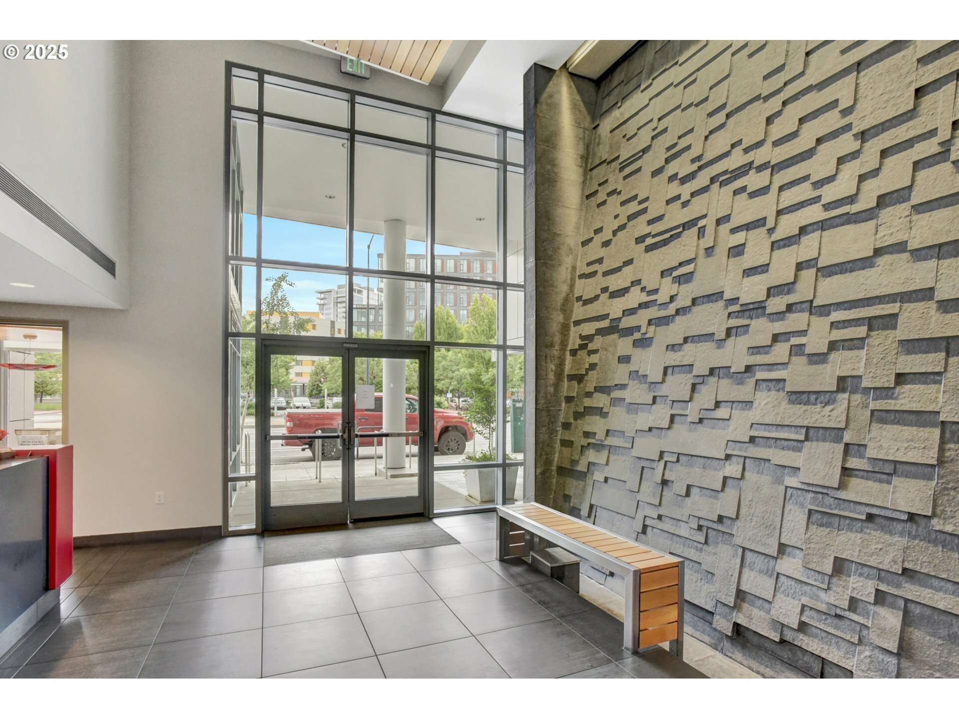 Property Photo:  1260 NW Naito Pkwy 103  OR 97209 