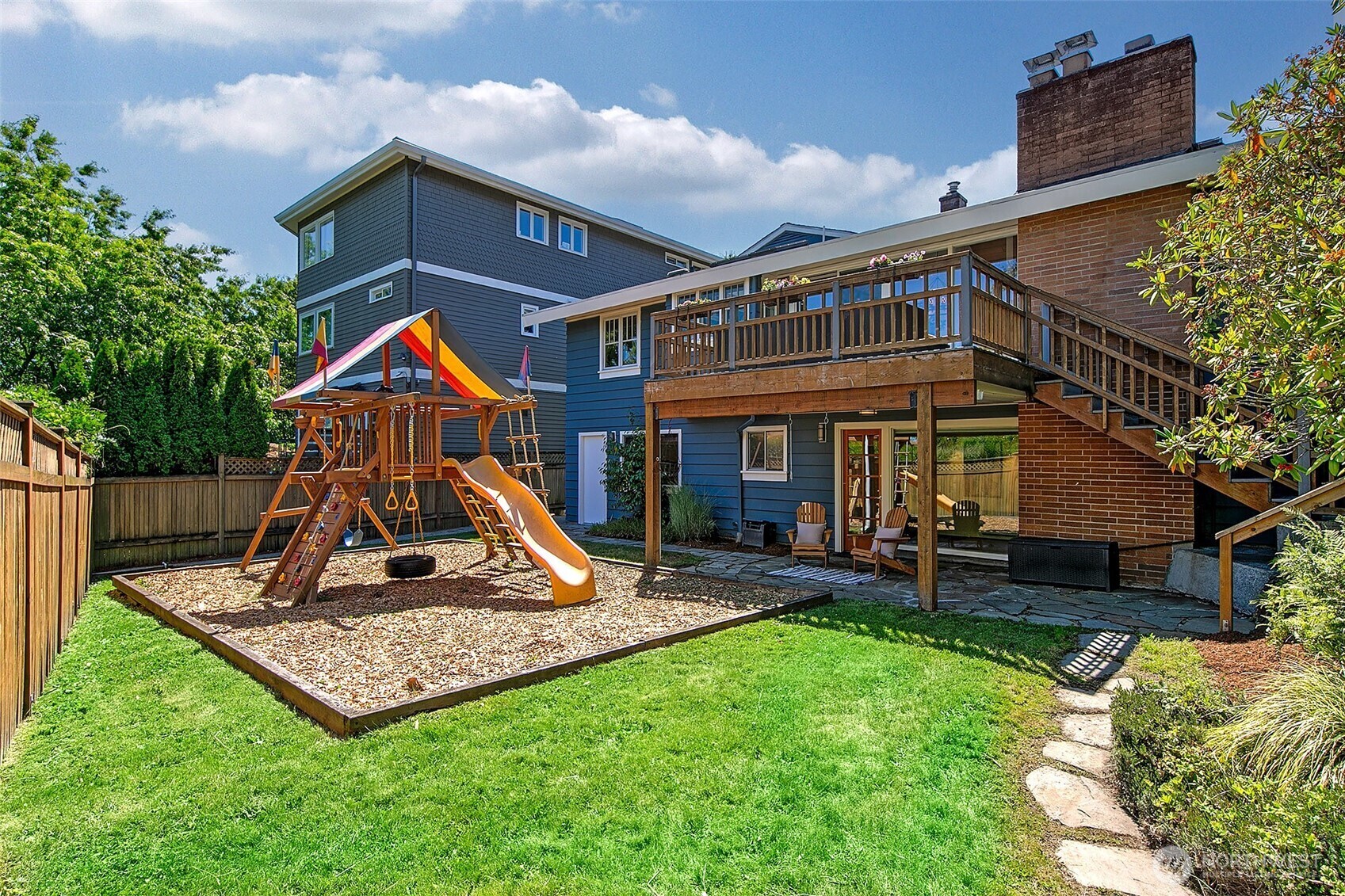 Property Photo: 1212 3rd Avenue N WA 98109