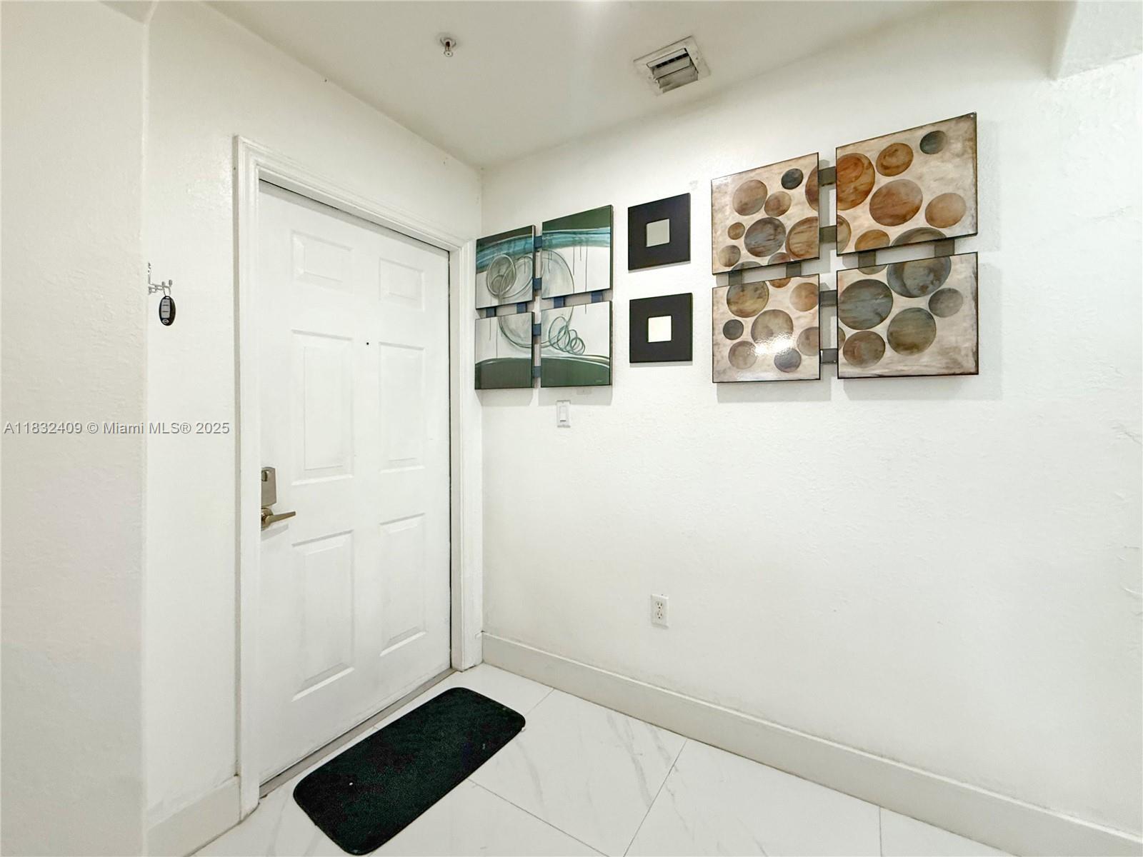 Property Photo: 11202 NW 83rd St 112 FL 33178