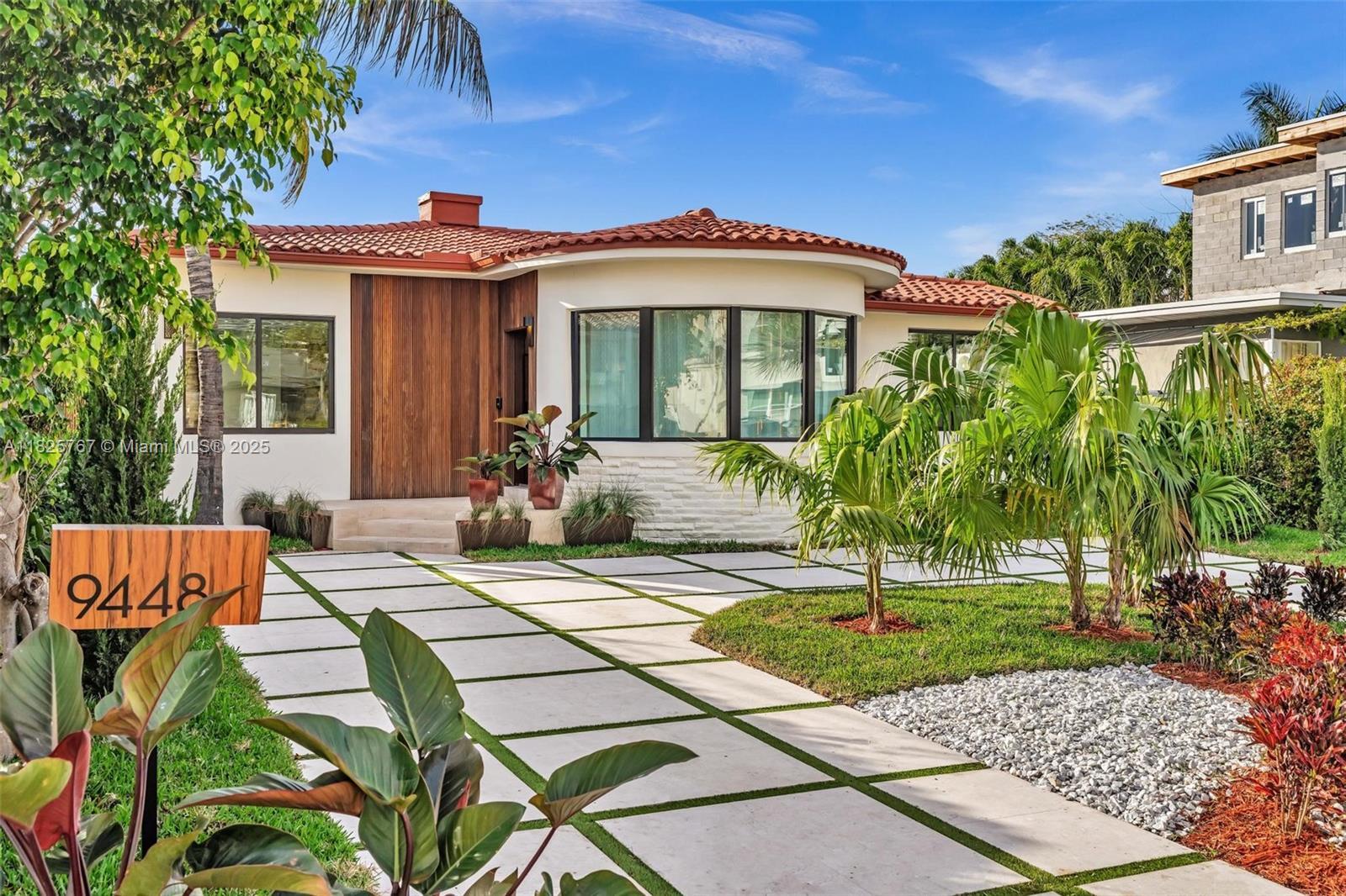 Property Photo: 9448 Abbott Ave FL 33154