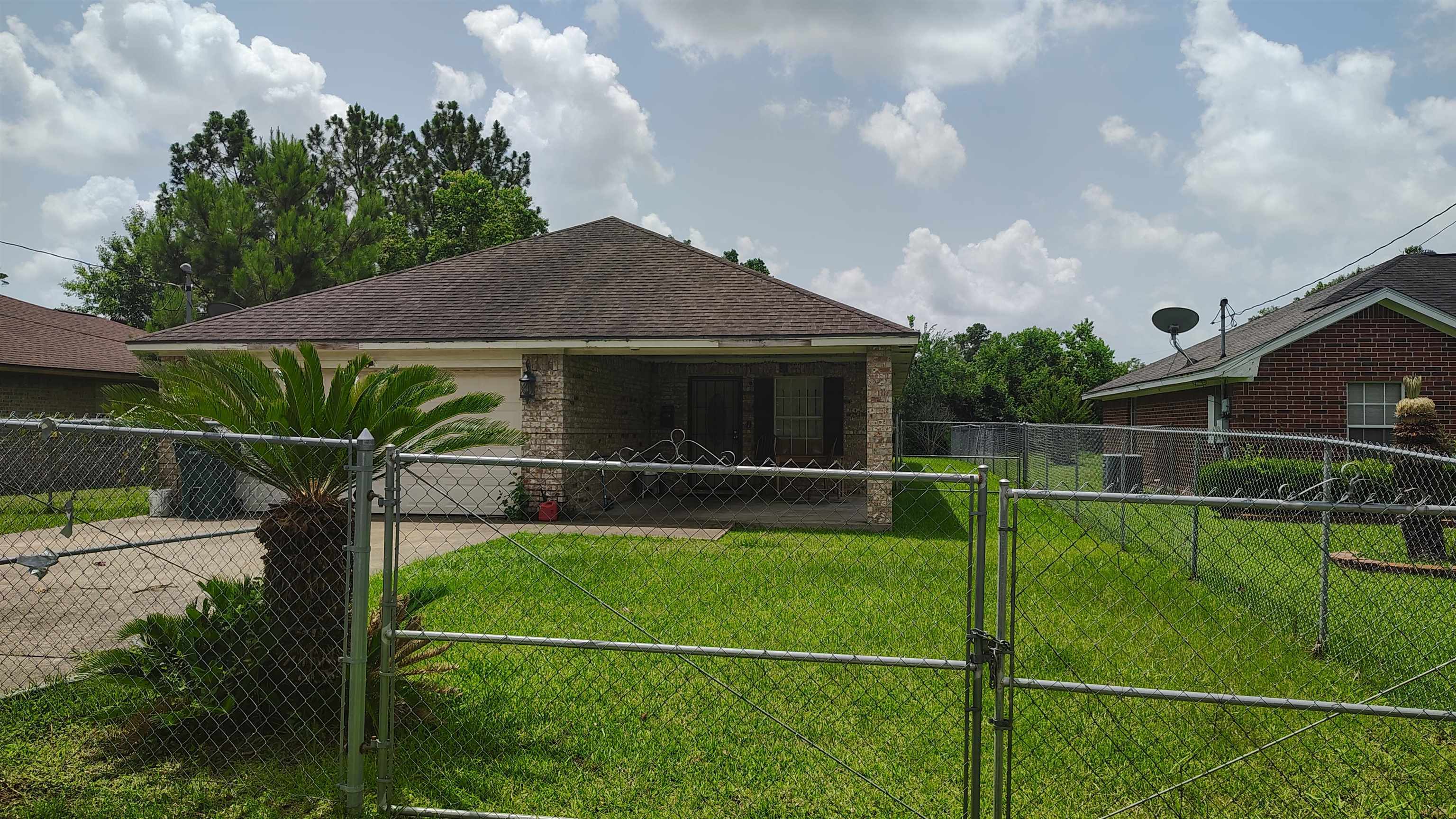 Property Photo: 2945 Wilson TX 77703