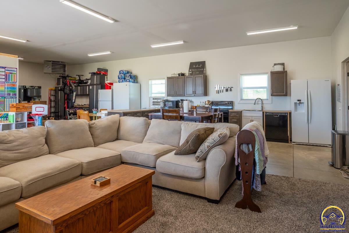 Property Photo:  2205 NW 86th St  KS 66618 