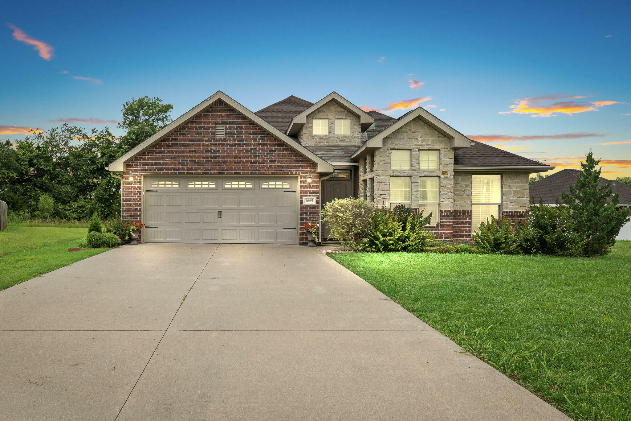 1669 Leighton Court  Webb City MO 64870 photo