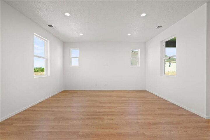 Property Photo:  1216 N High Desert St  WA 99006 