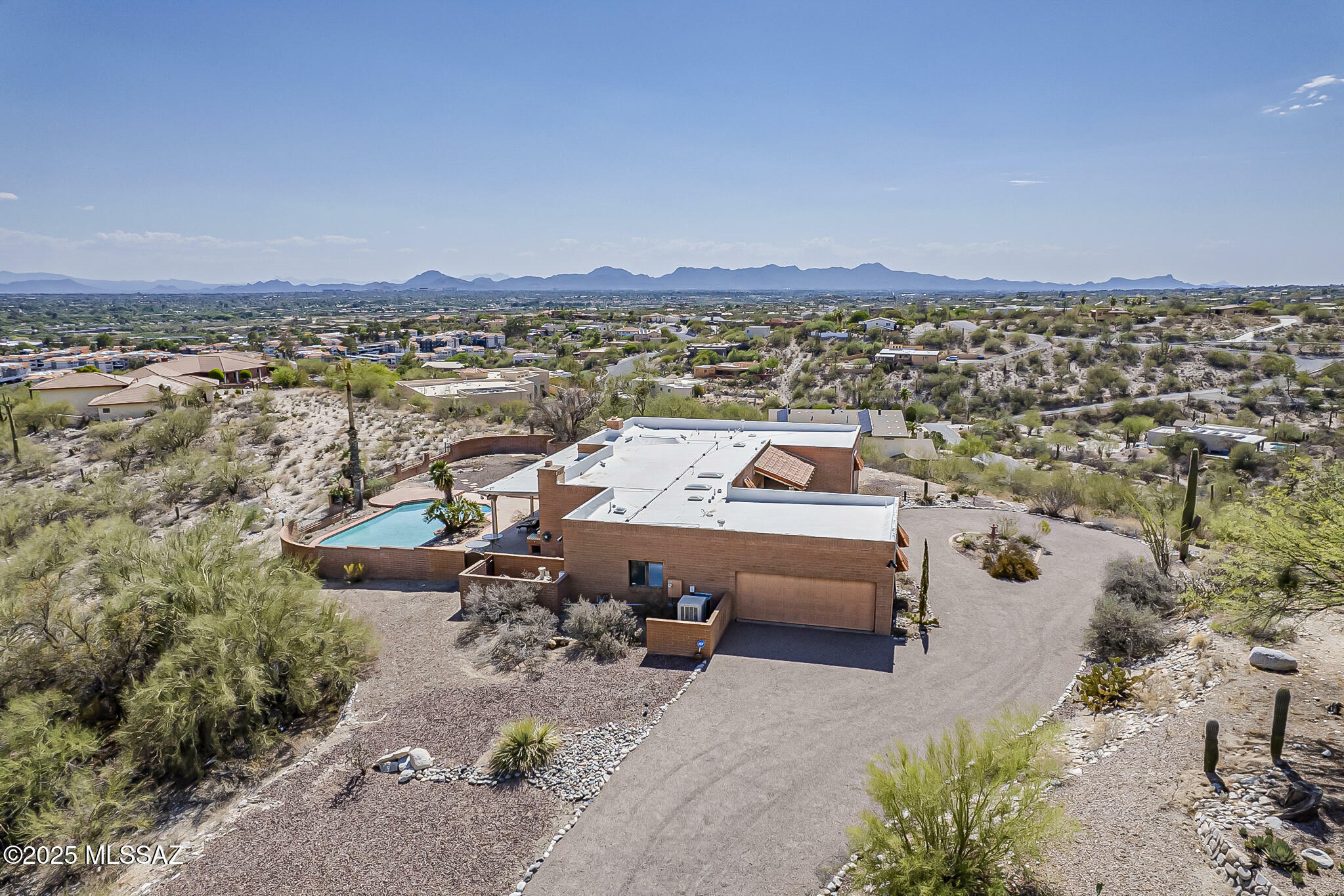 Property Photo:  5951 E Placita De Las Luces  AZ 85750 