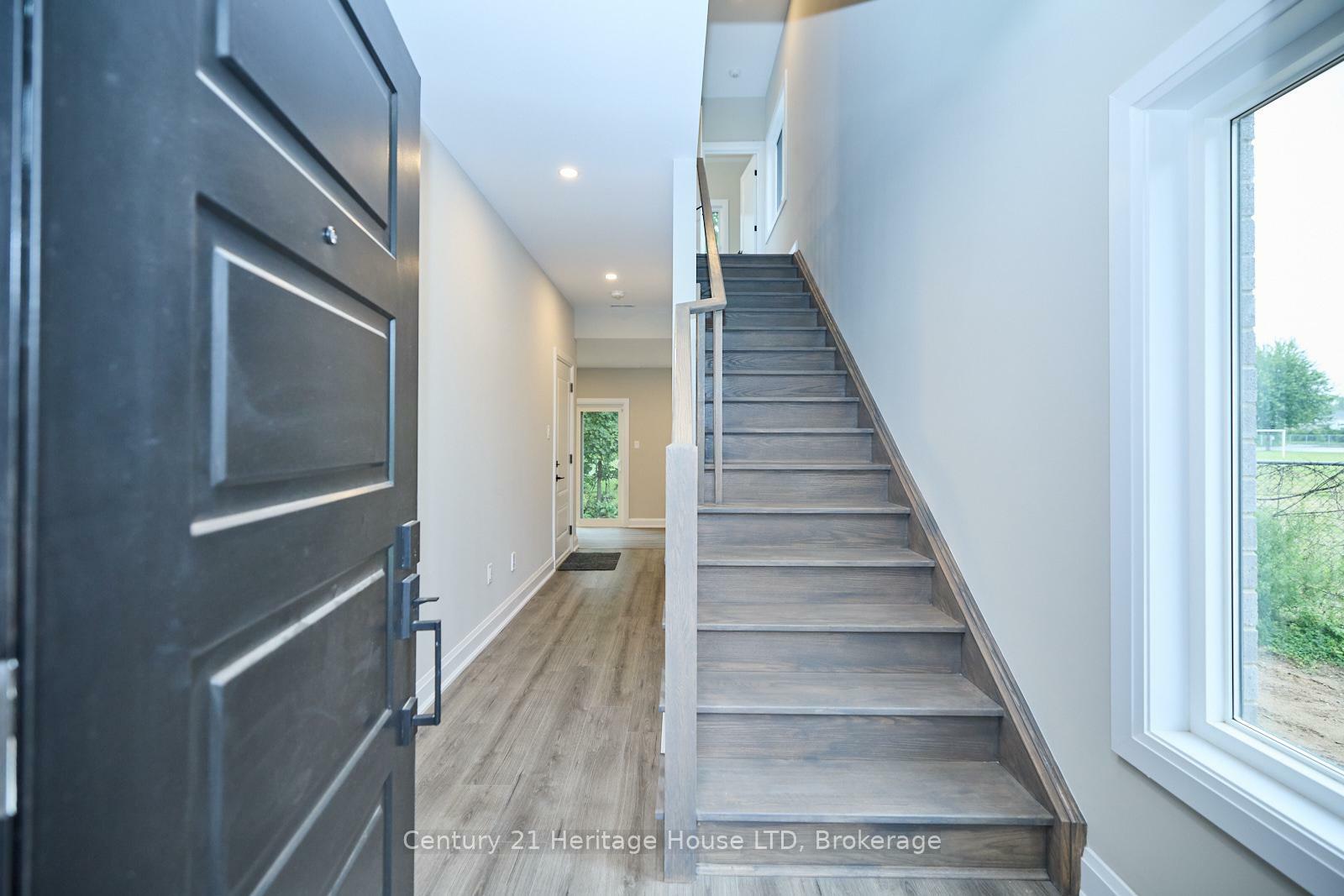 Property Photo: 292 Vine Street 83 ON L2M 0A0