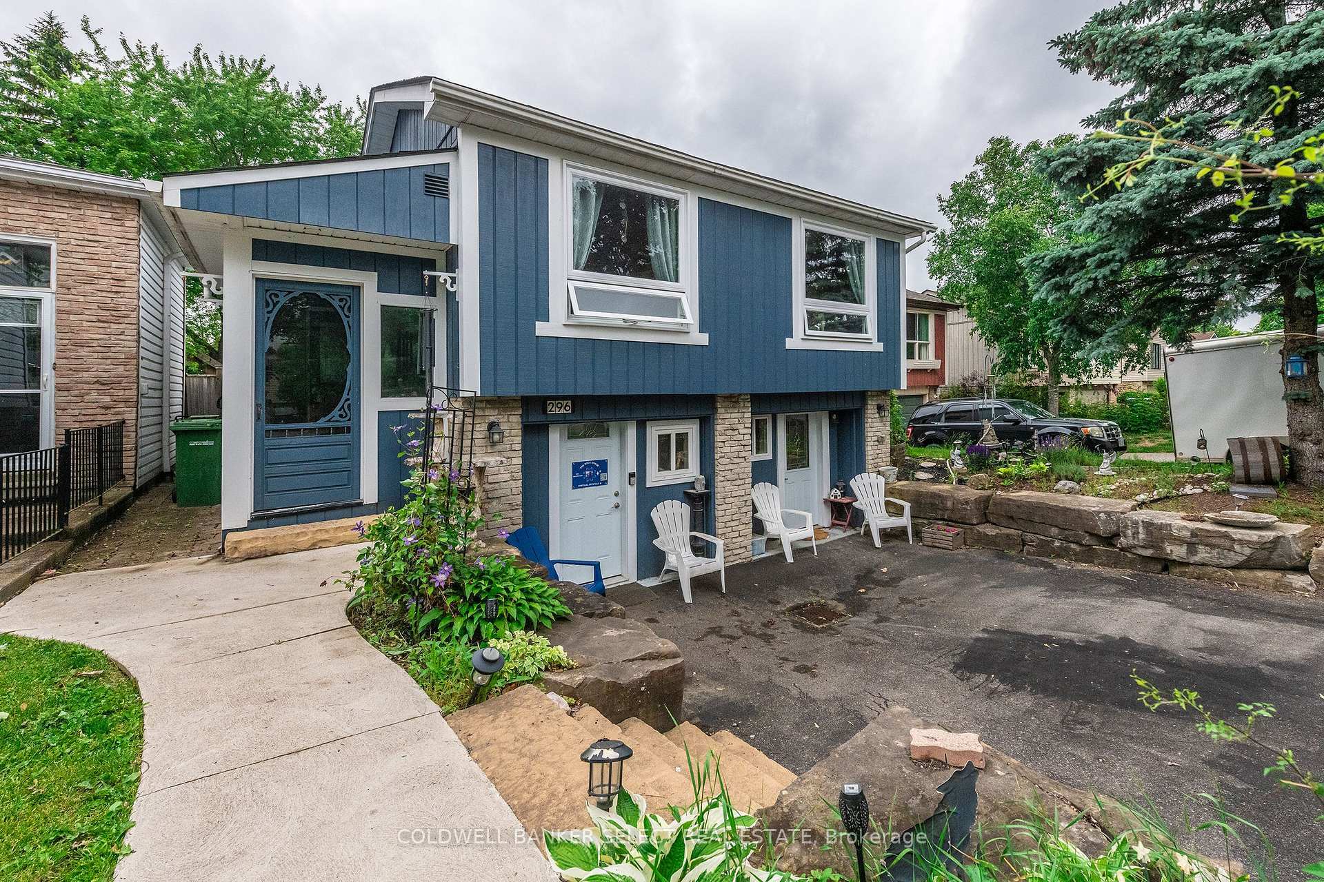 Property Photo:  296 Whitehead Crescent  ON L7E 3Y1 