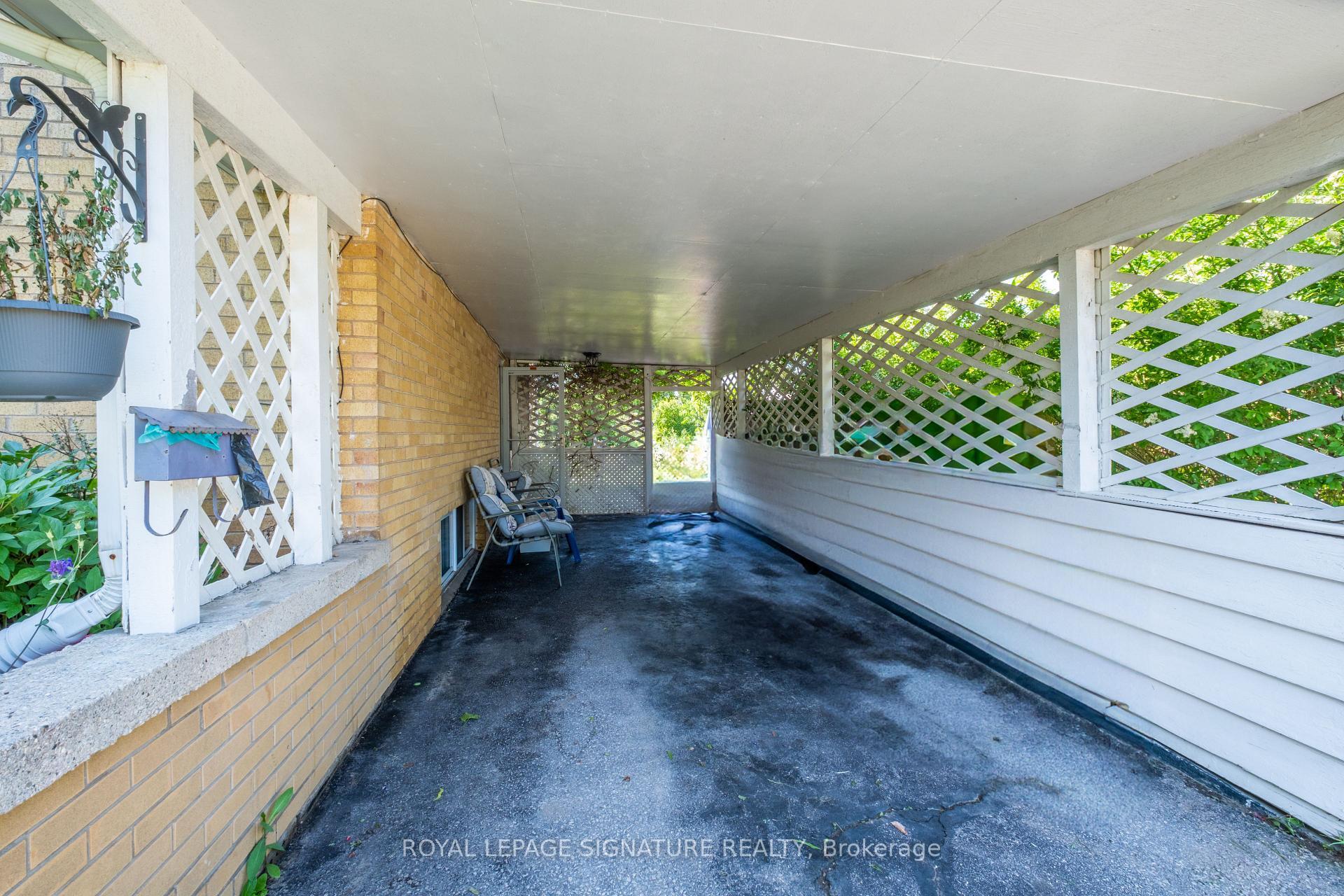 Photo de la propriété: 82 Roseford Terrace ON L7J 2L3