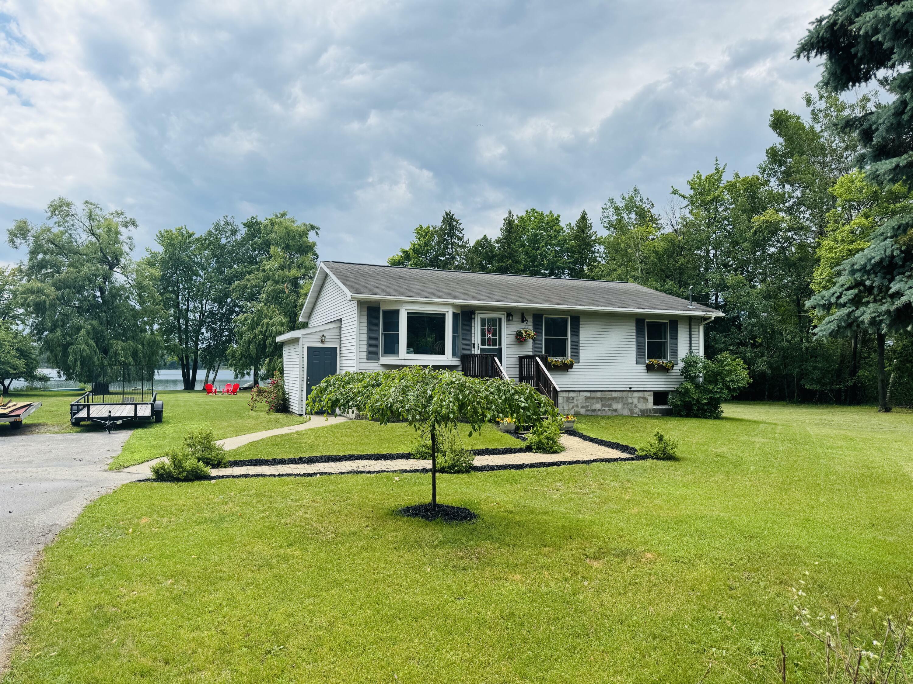 Property Photo:  1712 Lakeview Drive  MI 49707 