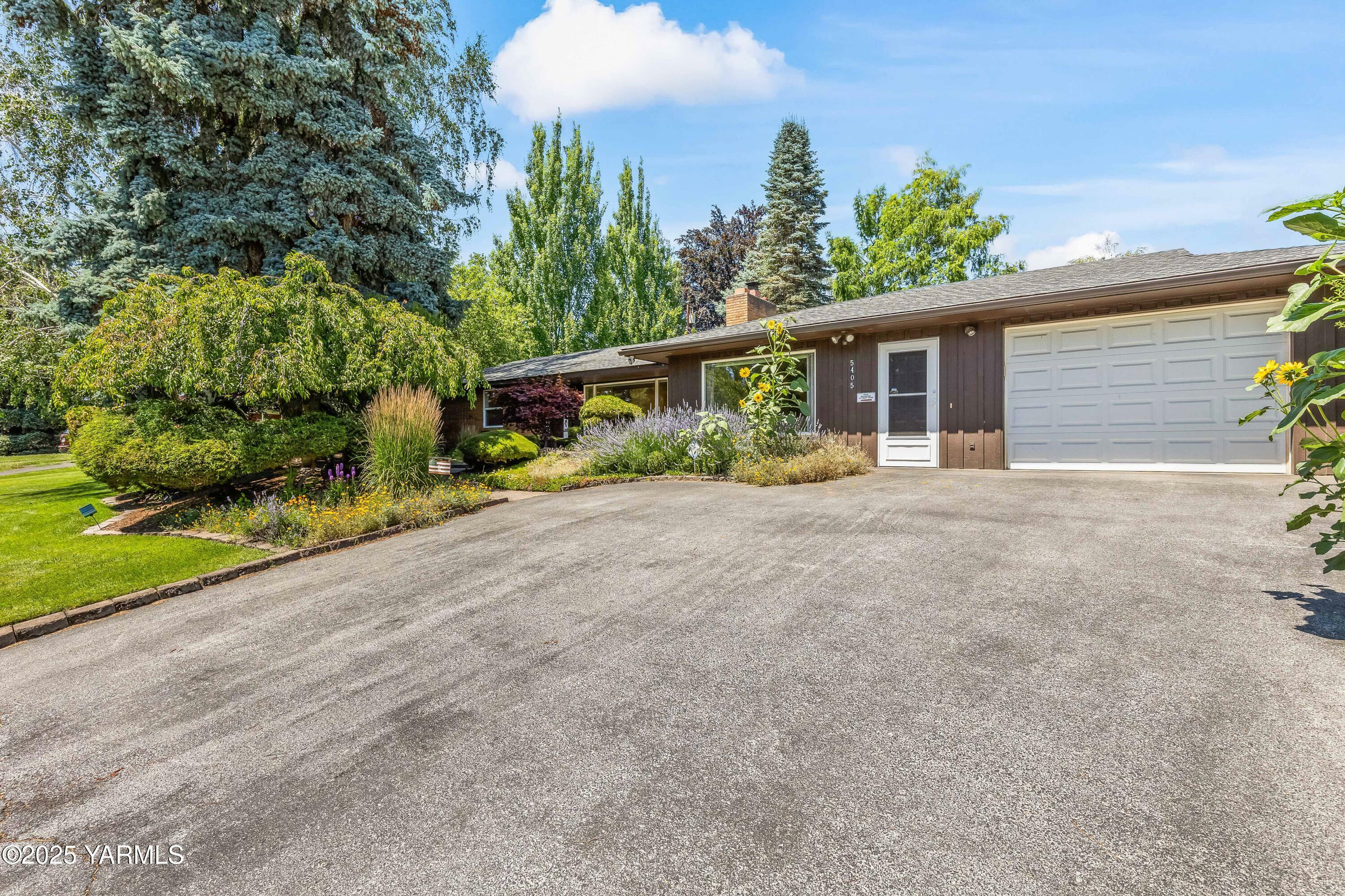 5405 Douglas Dr  Yakima WA 98908 photo