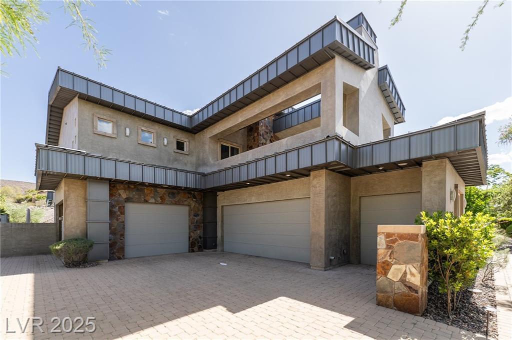 Property Photo: 6 Yorkridge Court NV 89052