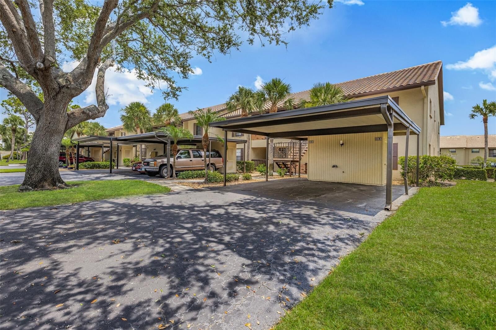 Property Photo:  330 Mission Trail N B  FL 34285 
