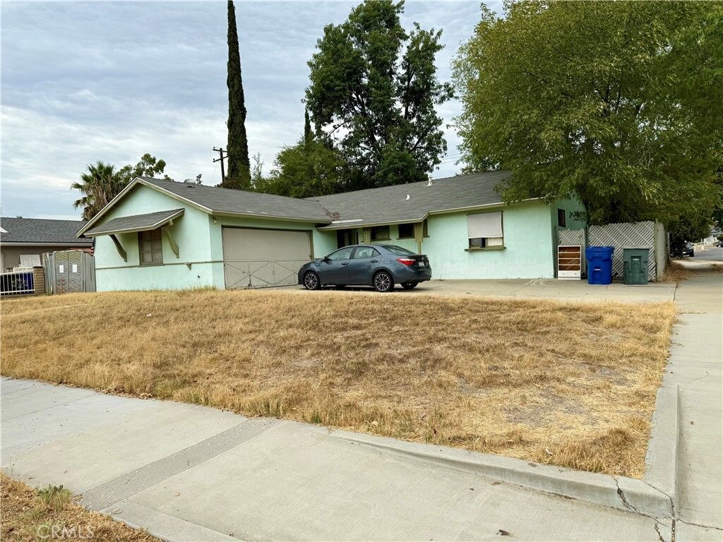 Property Photo:  1437 E I Street  CA 91764 