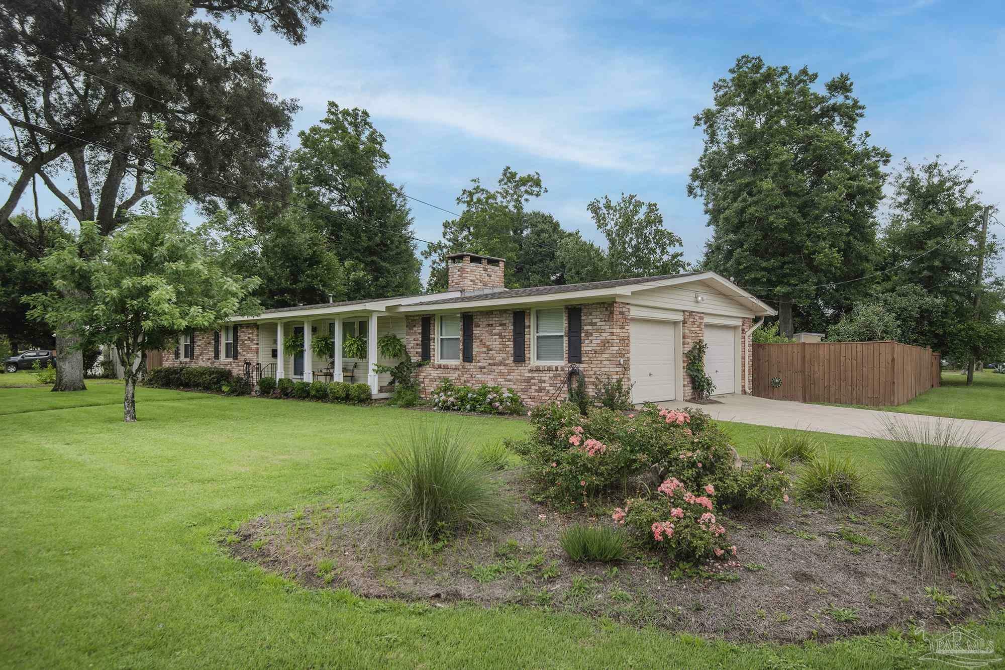 Property Photo: 1920 Hallmark Dr FL 32503