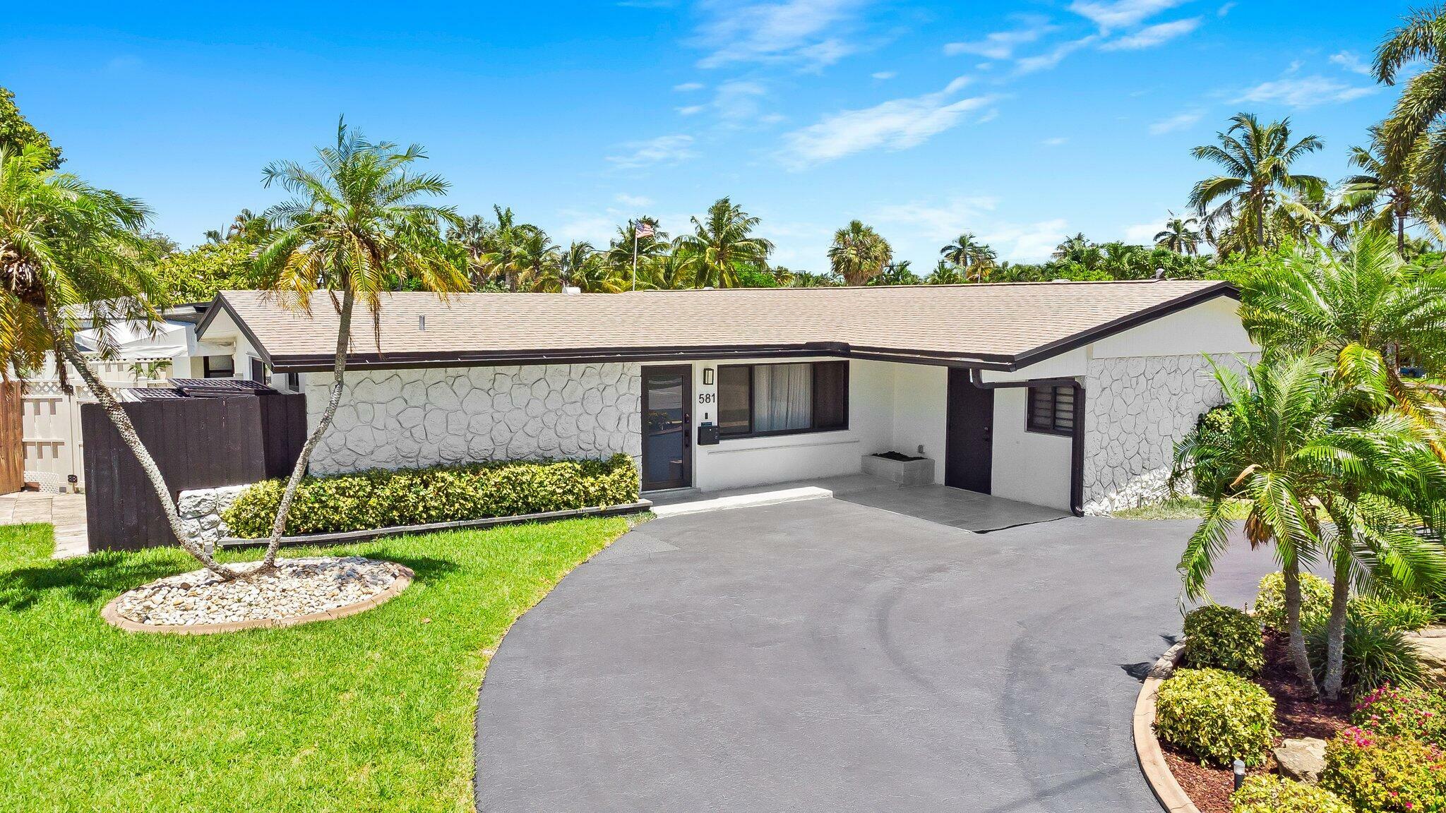Property Photo:  581 SE 5th Avenue  FL 33060 
