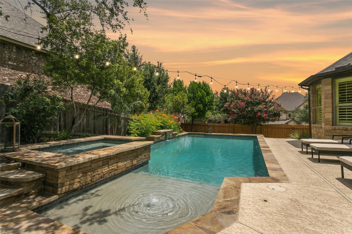 Property Photo:  12125 Montclair Bend  TX 78732 