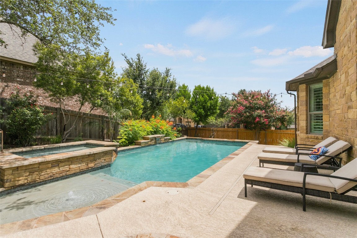 Property Photo: 12125 Montclair Bend TX 78732